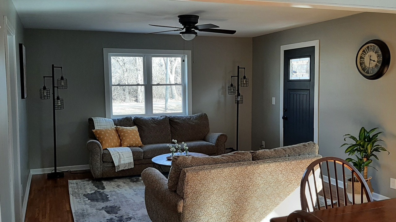 Photo of Livingroom in Roxbury
