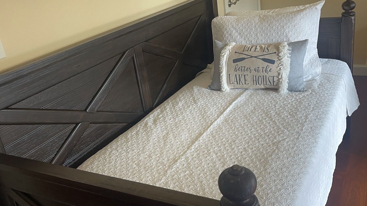 Photo of Bedroom in Dennis