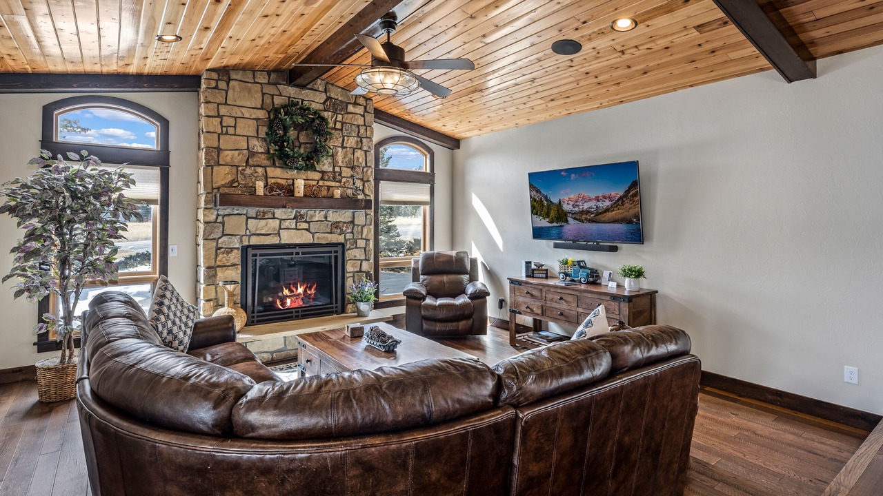 Photo of Livingroom in Estes Park