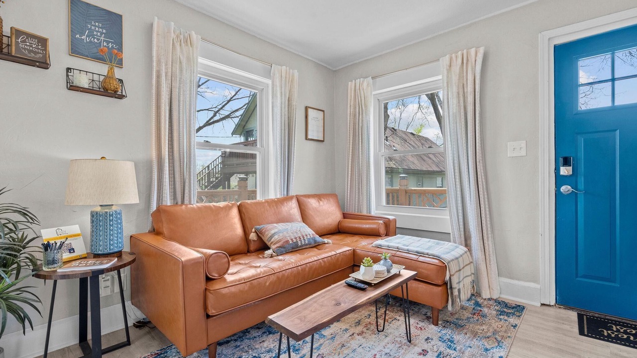 Photo of Livingroom in South Hyde Park