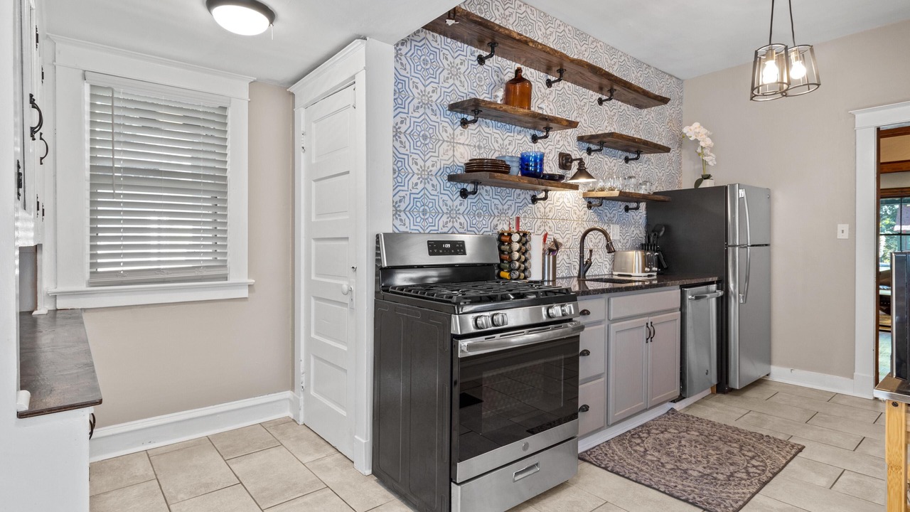 Photo of Kitchen in West Plaza