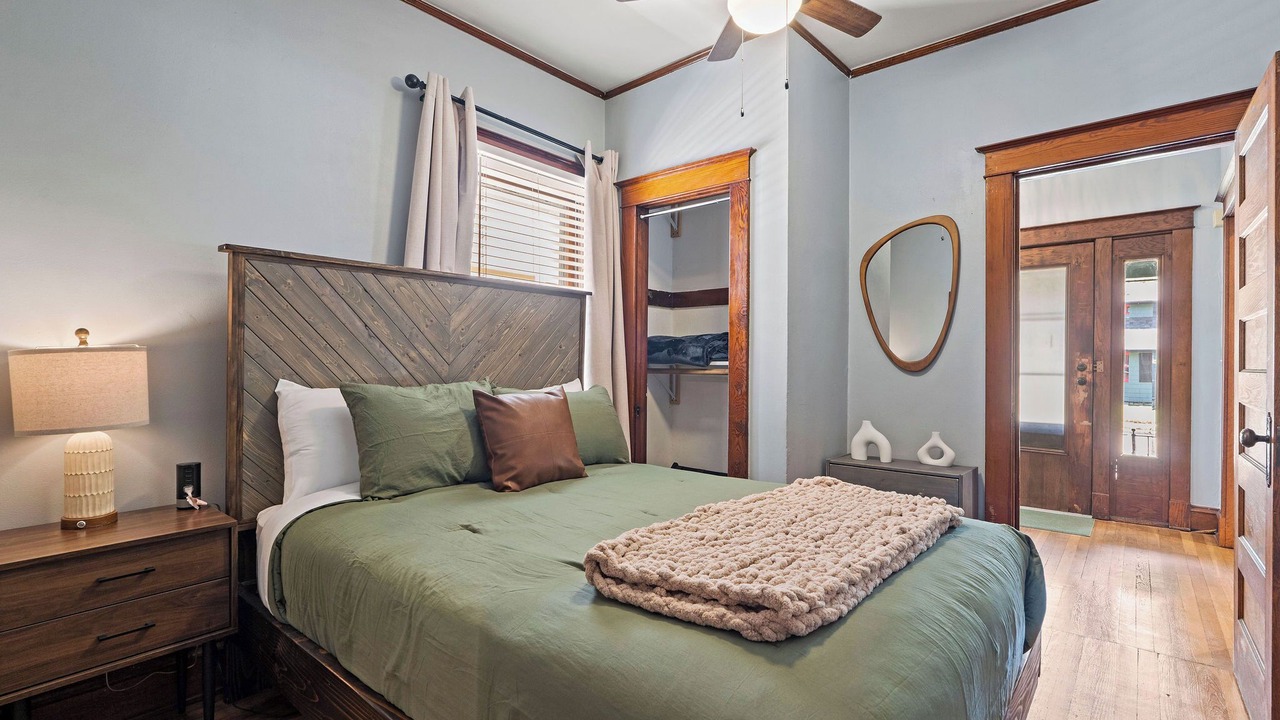 Photo of Bedroom in West Plaza