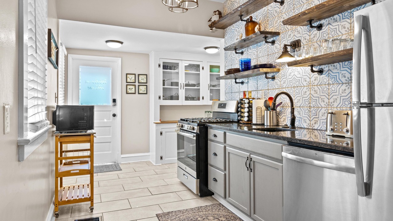 Photo of Kitchen in West Plaza
