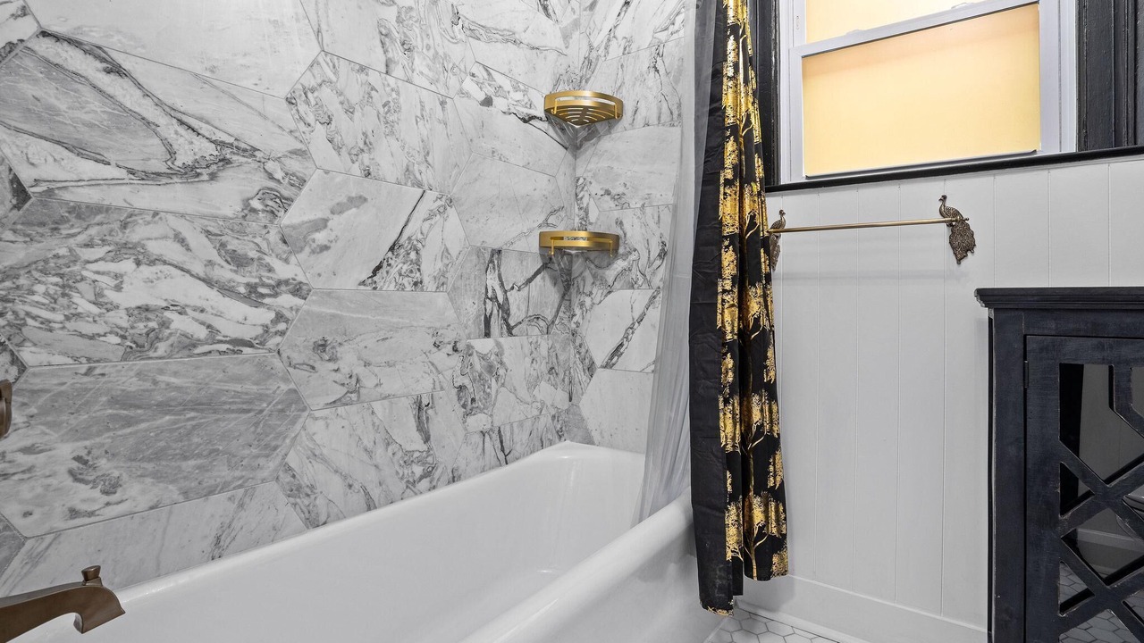 Photo of Bathroom in Hanover Place