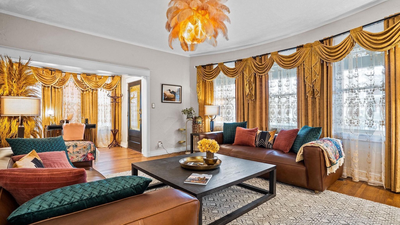 Photo of Livingroom in Hanover Place