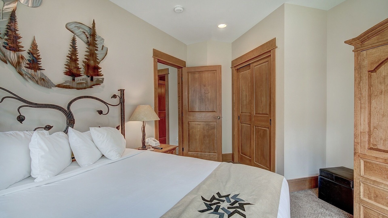 Photo of Bedroom in River Run
