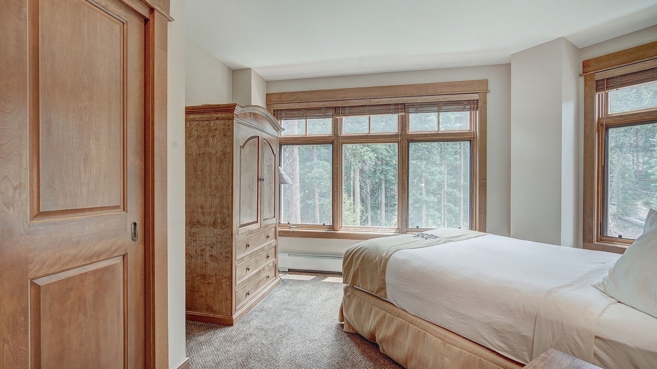 Photo of Bedroom in River Run