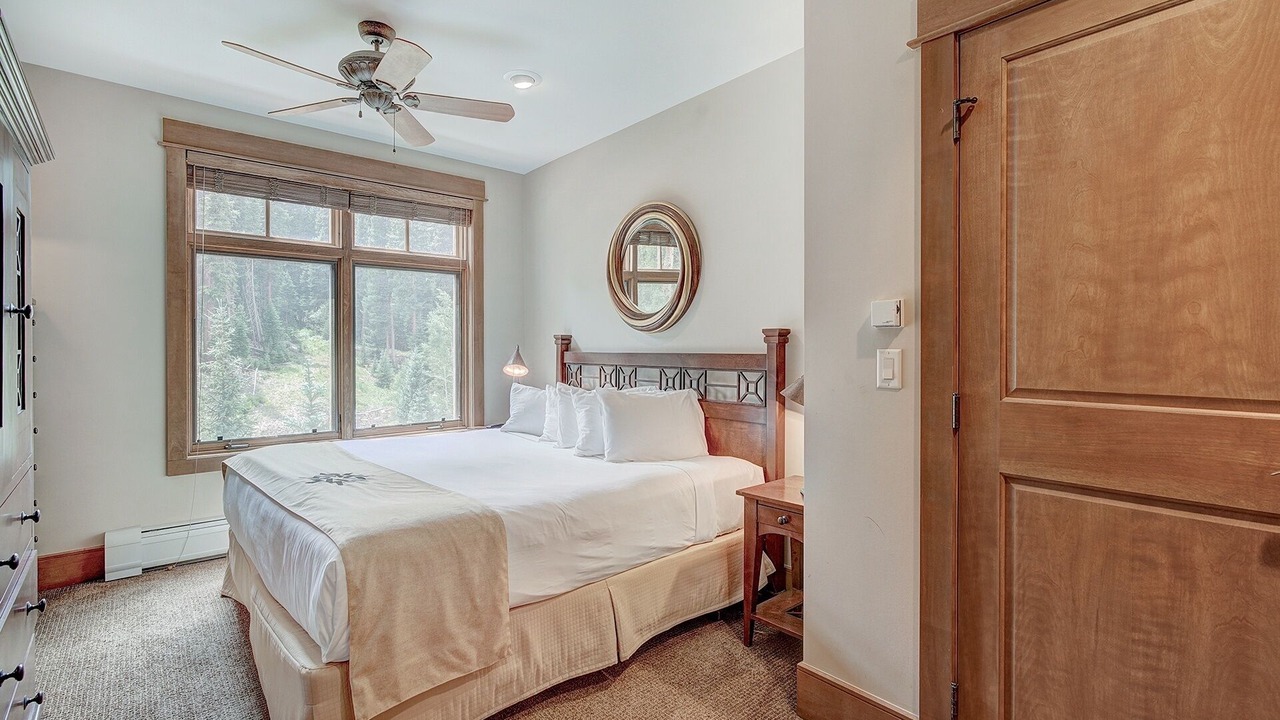 Photo of Bedroom in River Run