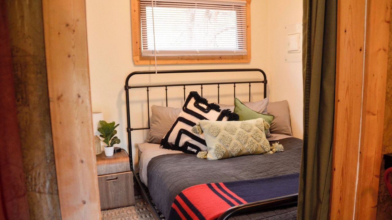 Photo of Bedroom in Drake