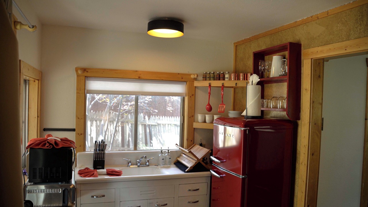 Photo of Kitchen in Drake