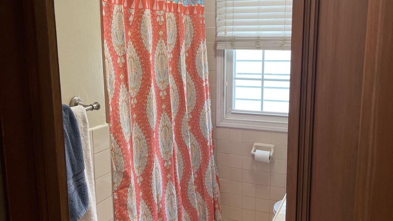 Photo of Bathroom in Aksarben - Elmwood Park