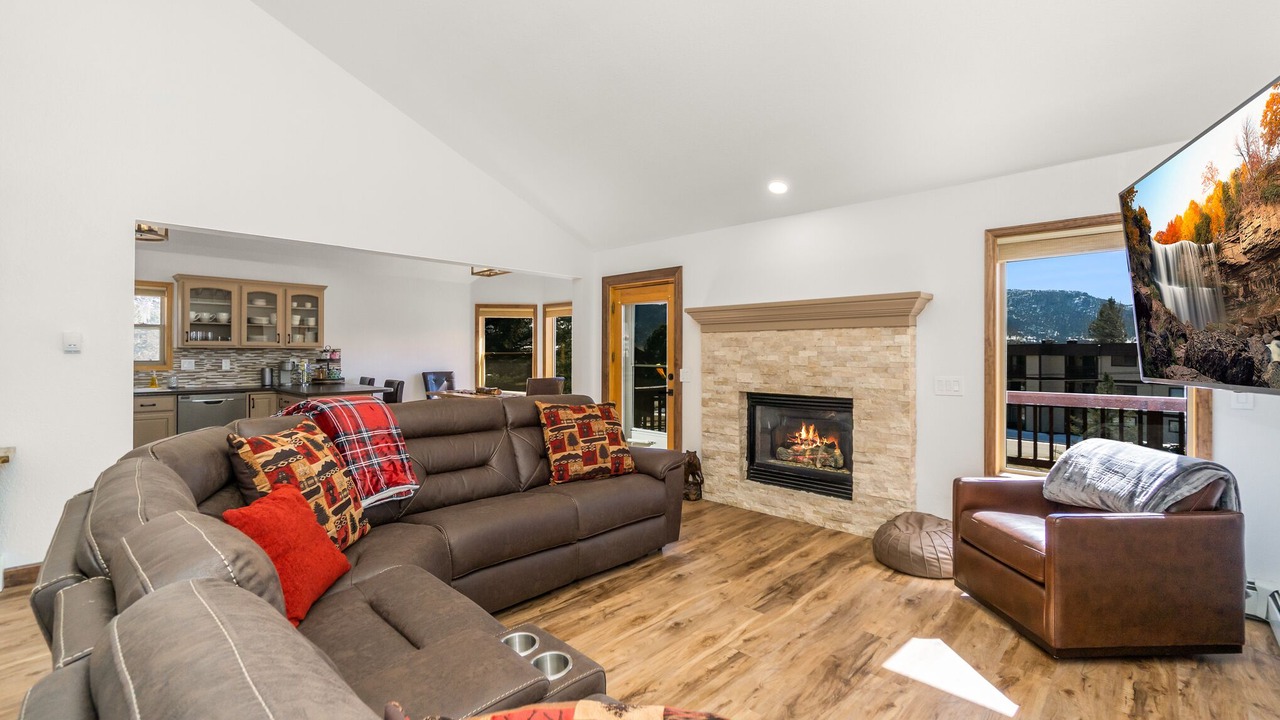 Photo of Livingroom in Estes Park