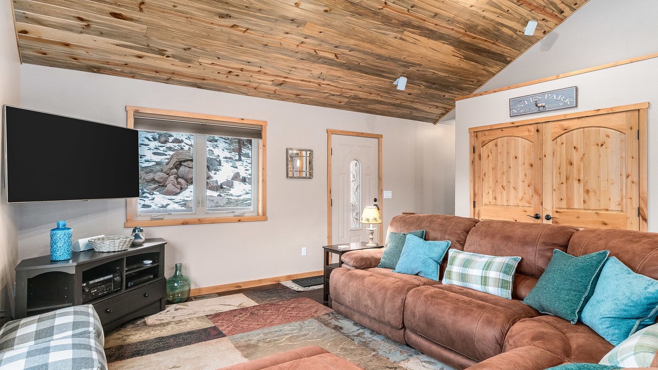 Photo of Livingroom in Estes Park