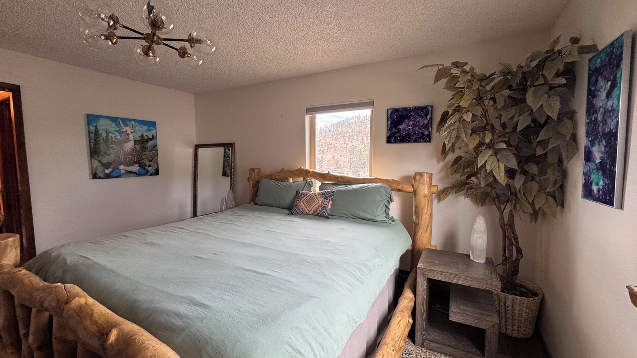 Photo of Bedroom in Kittredge