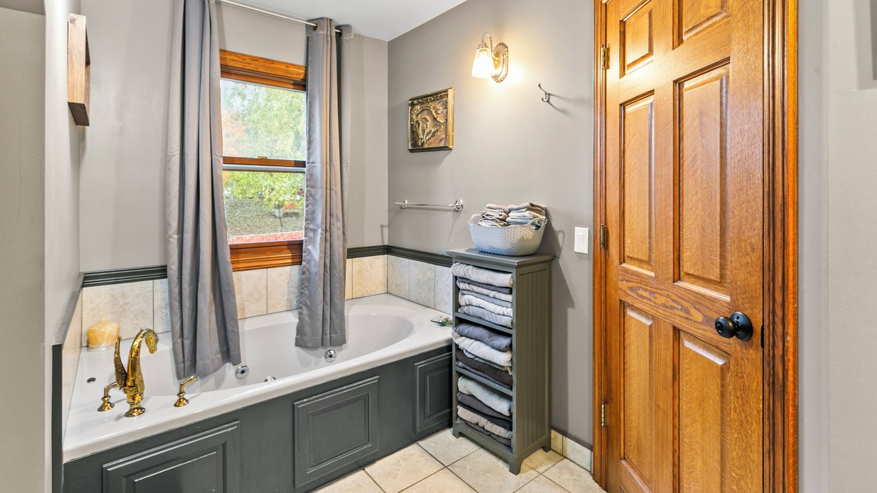Photo of Bathroom in Benson Gardens