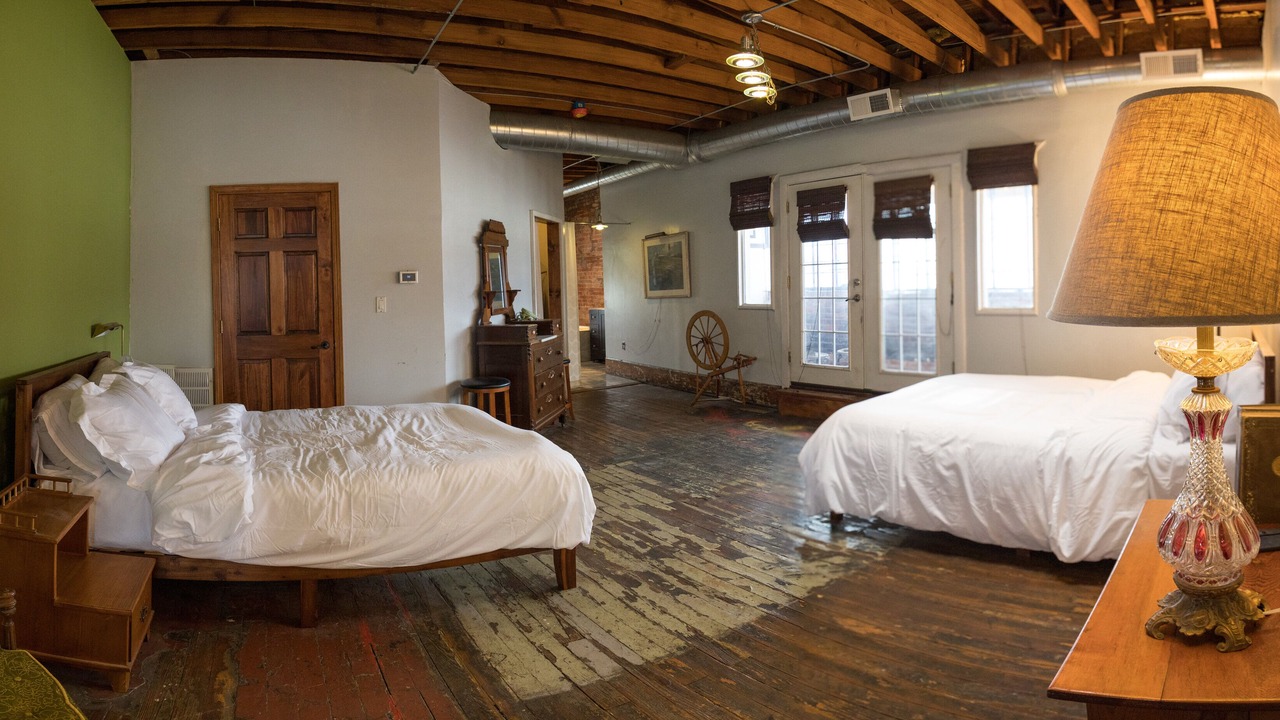 Photo of Bedroom in Crossroads Arts District