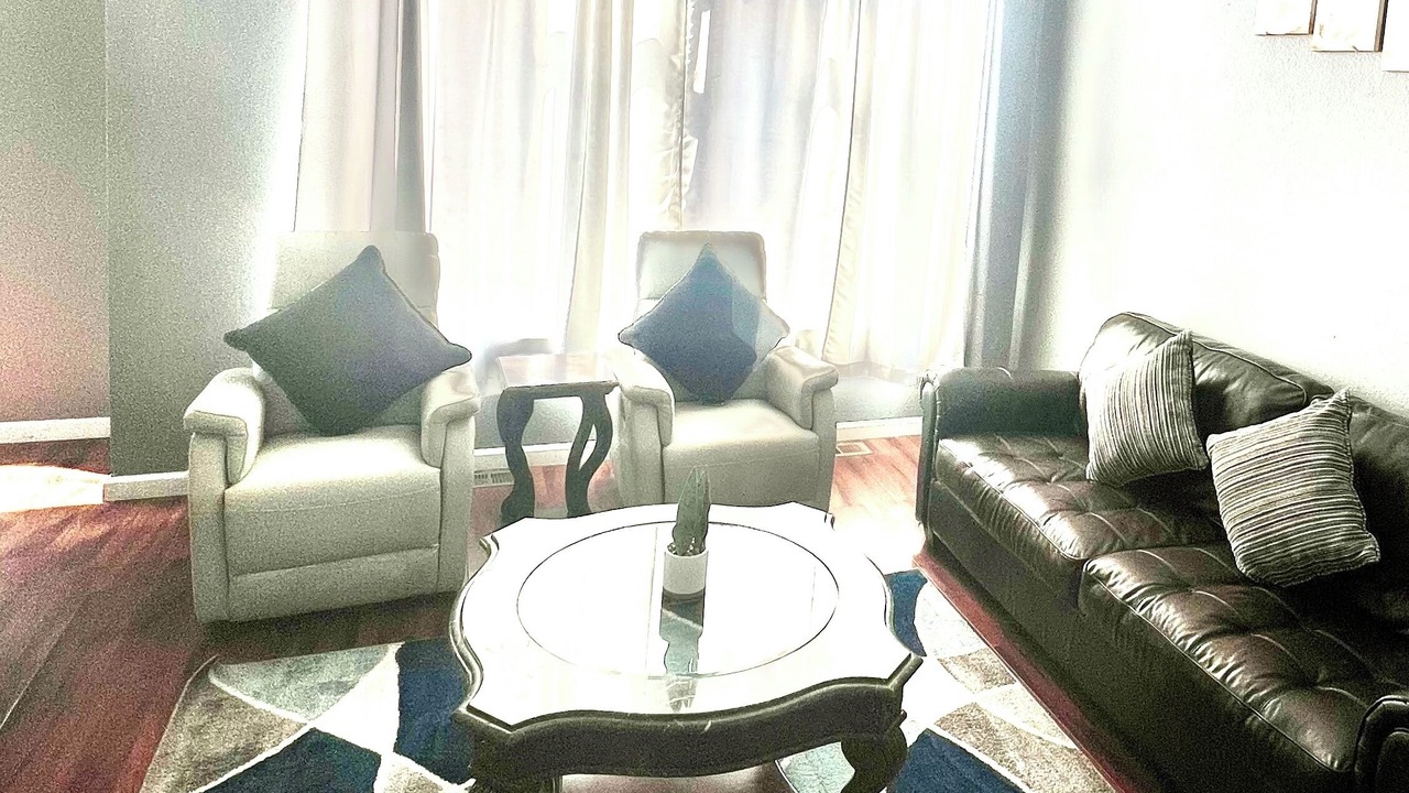 Photo of Livingroom in Aurora