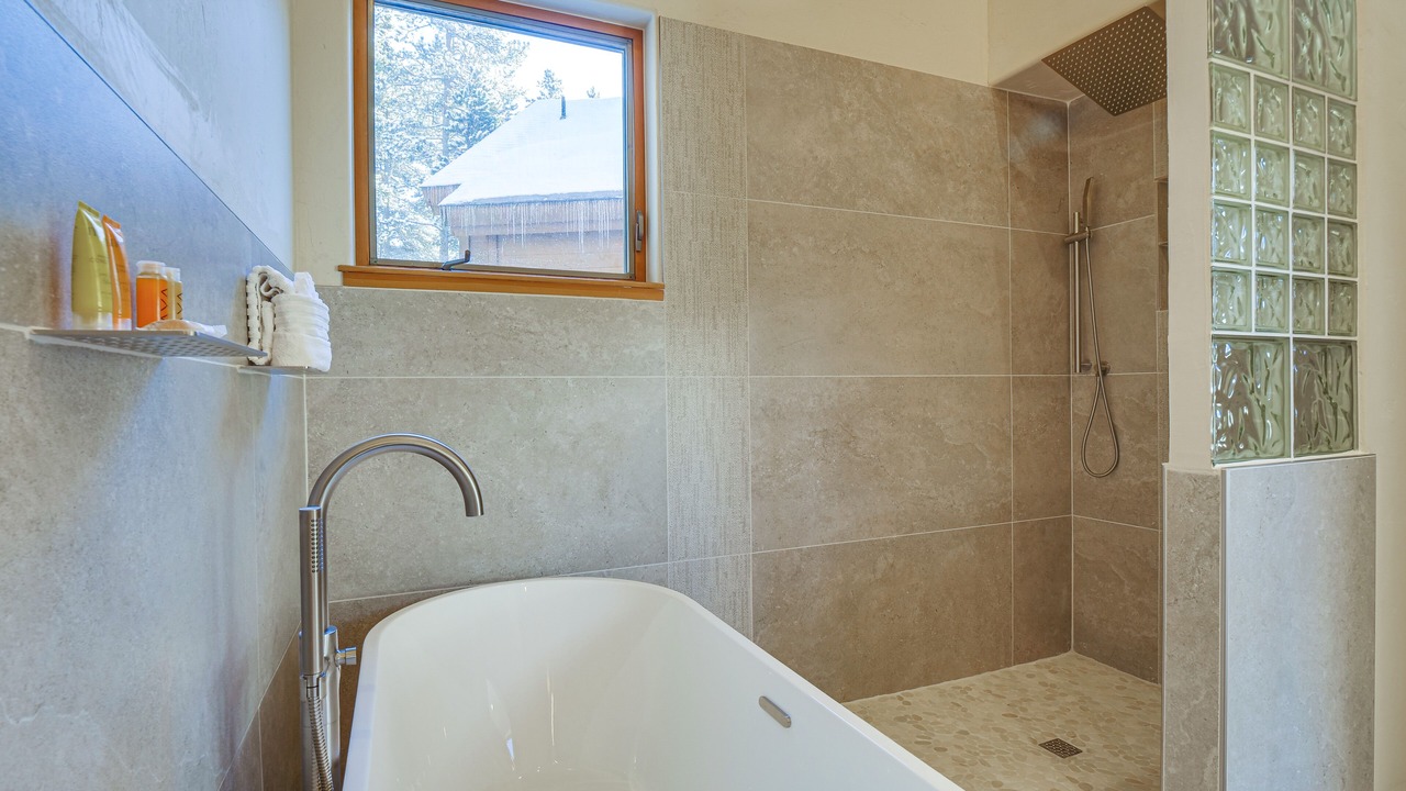 Photo of Bathroom in Warrior's Mark West