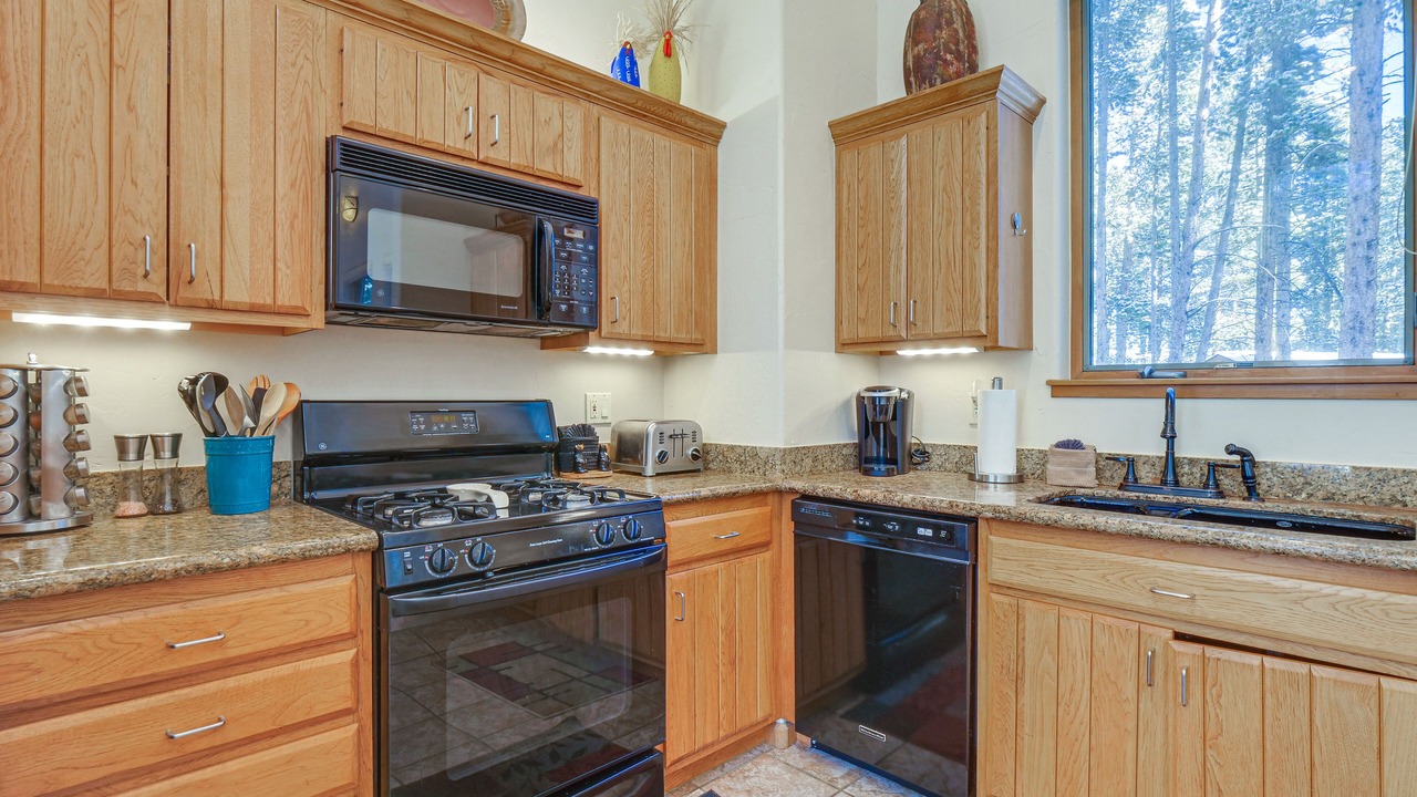 Photo of Kitchen in Warrior's Mark West