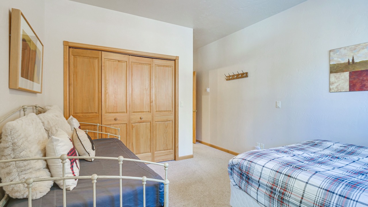 Photo of Bedroom in Warrior's Mark West