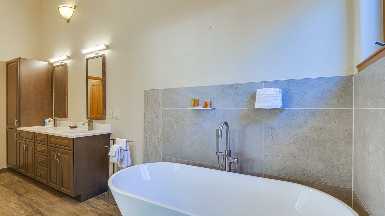 Photo of Bathroom in Warrior's Mark West