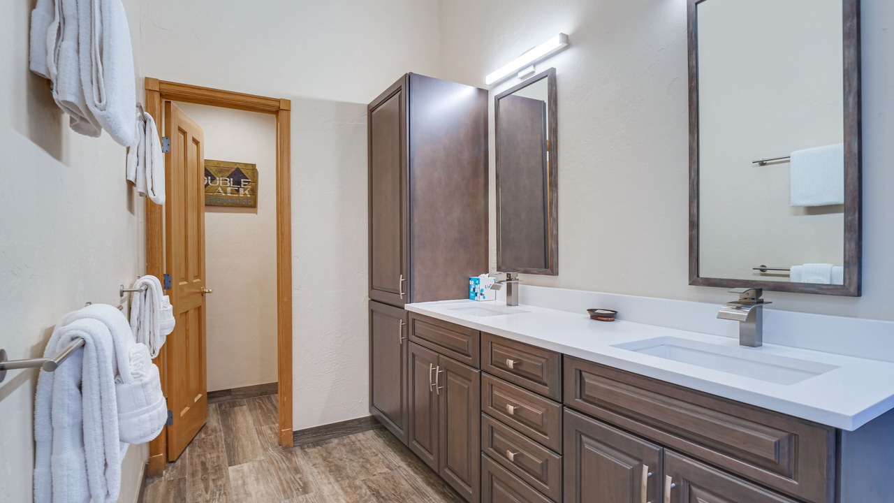 Photo of Bathroom in Warrior's Mark West