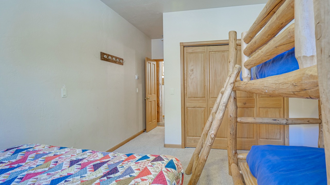 Photo of Bedroom in Warrior's Mark West