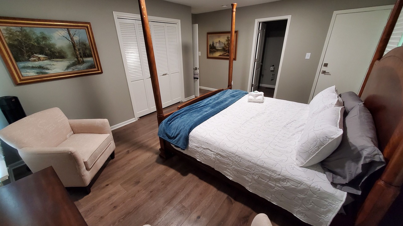 Photo of Bedroom in Lawrence