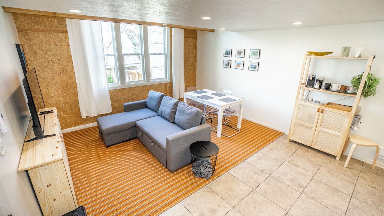Photo of Livingroom in Aksarben - Elmwood Park