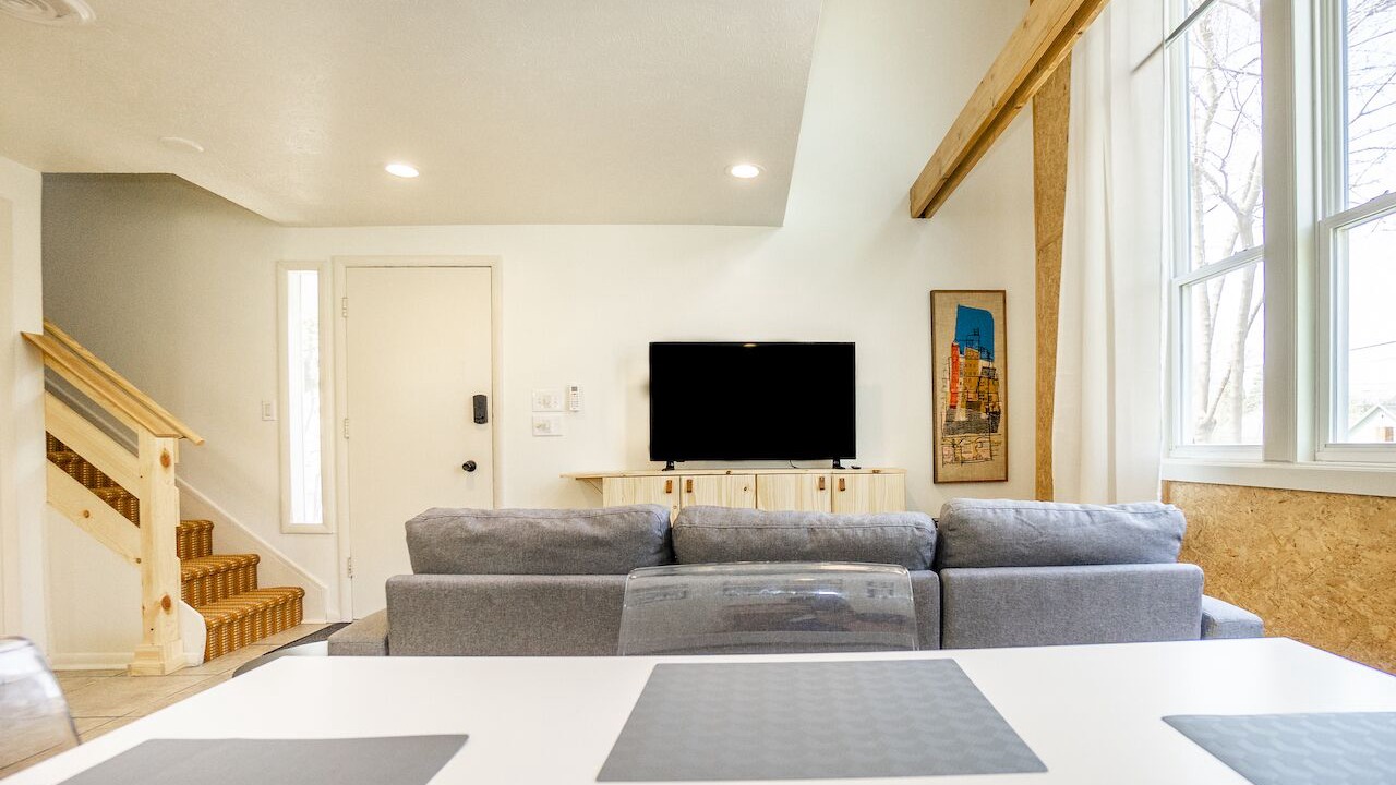 Photo of Livingroom in Aksarben - Elmwood Park