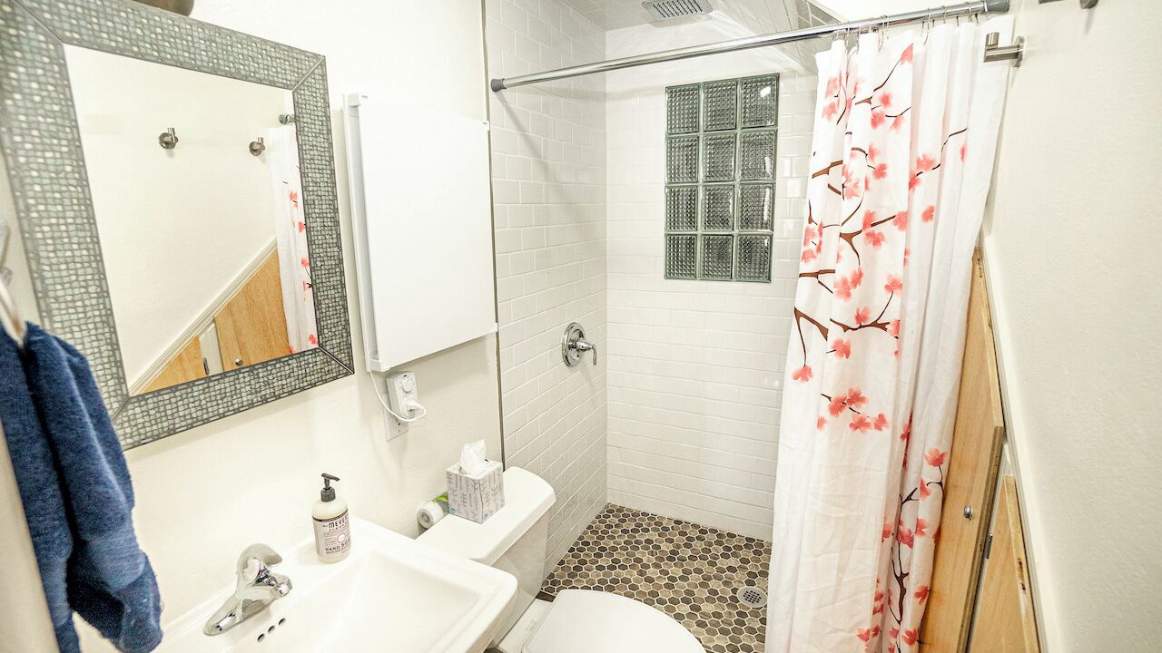 Photo of Bathroom in Aksarben - Elmwood Park