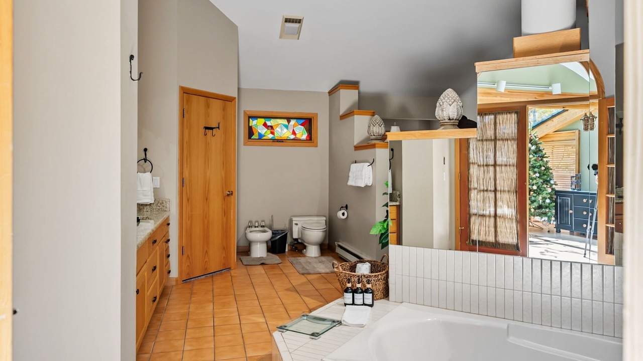 Photo of Bathroom in Warrior's Mark West