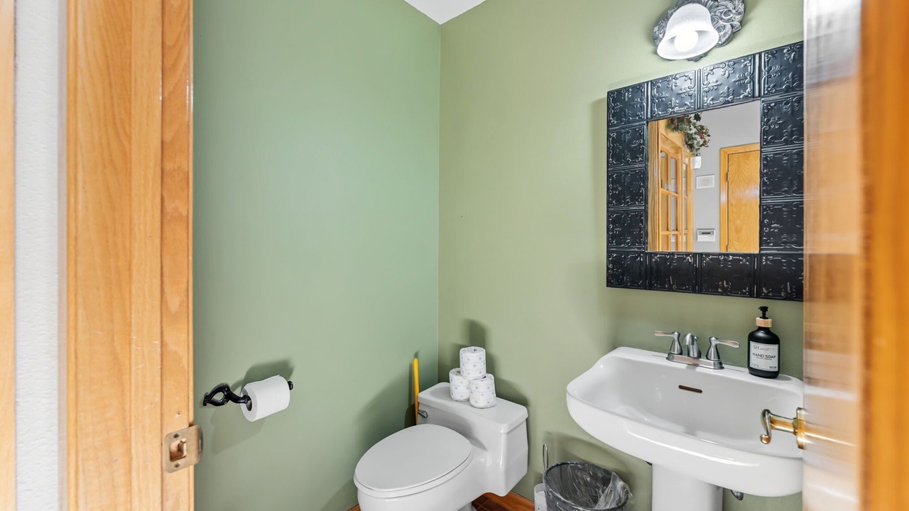 Photo of Bathroom in Warrior's Mark West