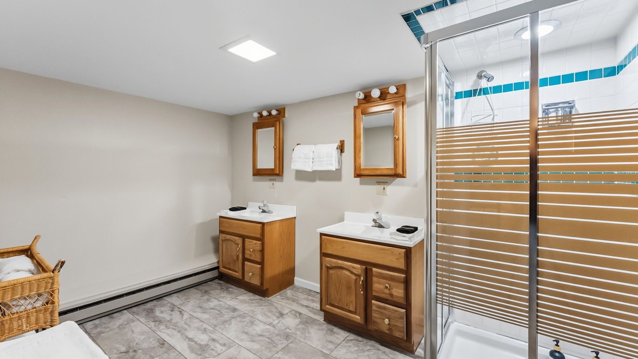 Photo of Bathroom in Warrior's Mark West