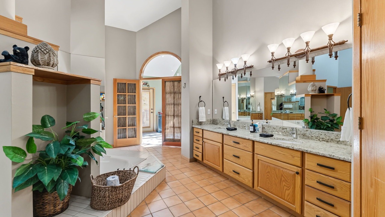 Photo of Bathroom in Warrior's Mark West