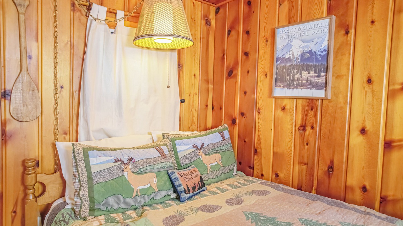 Photo of Bedroom in Aspen Brook