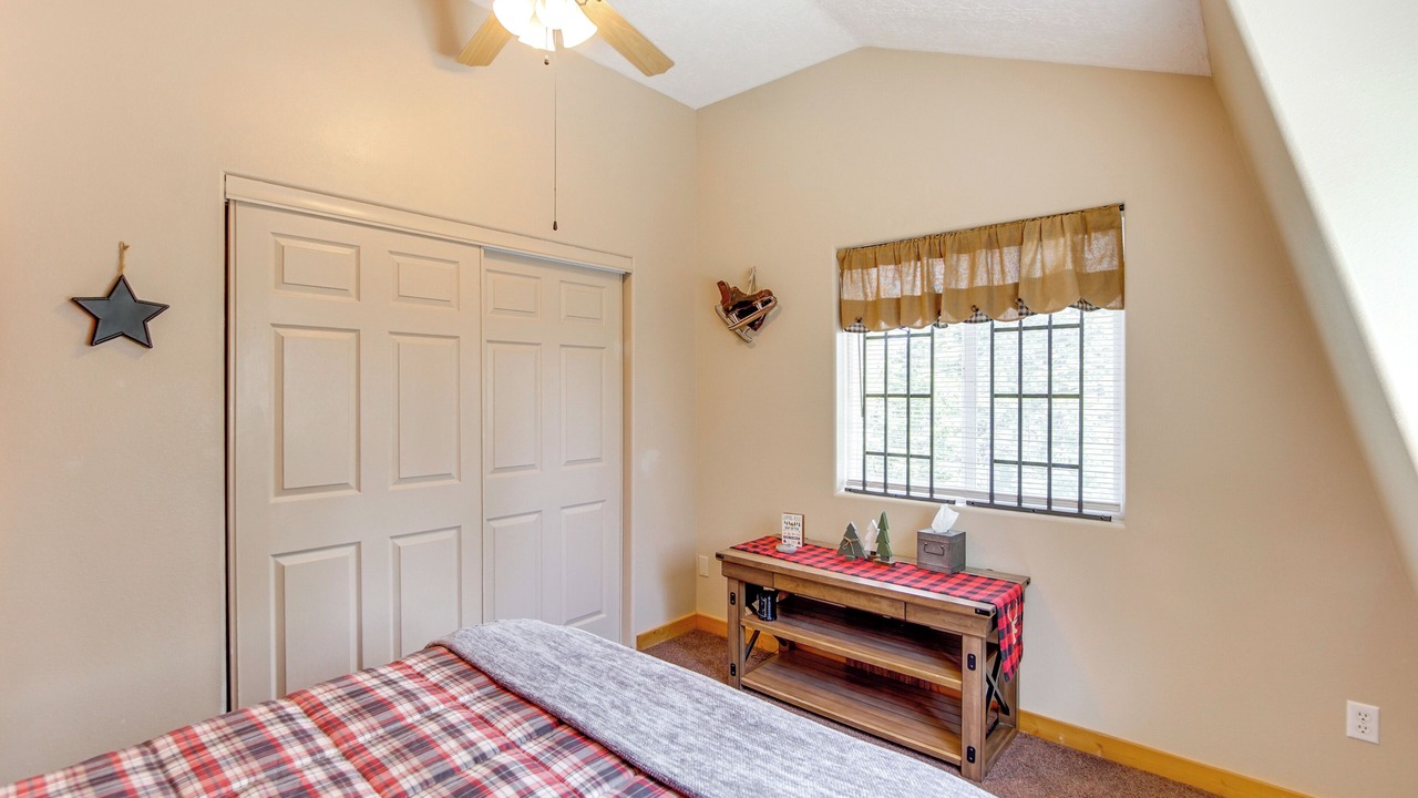 Photo of Bedroom in Meadow View Heights