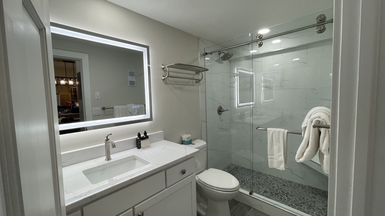 Photo of Bathroom in Peak 9