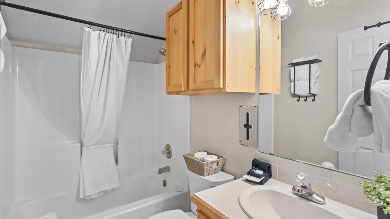 Photo of Bathroom in Red River