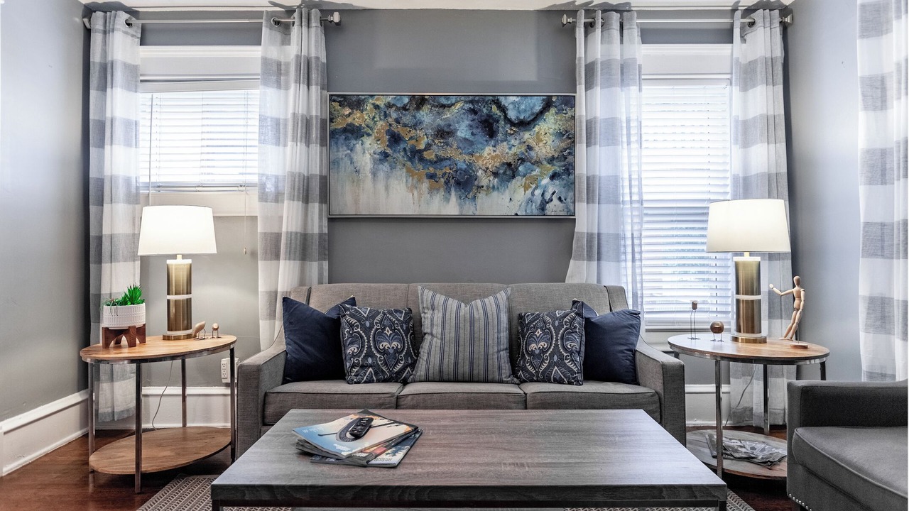 Photo of Livingroom in South Hyde Park