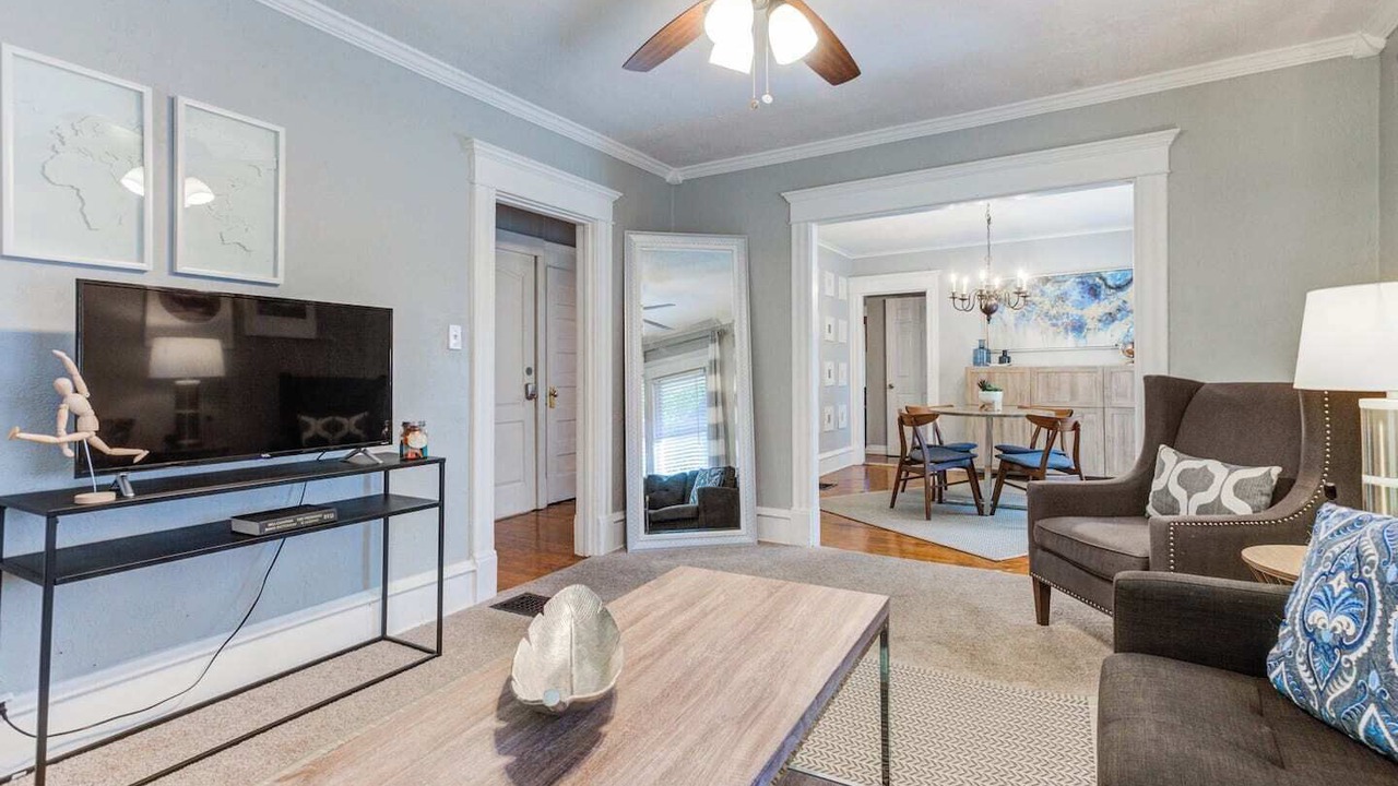 Photo of Livingroom in South Hyde Park