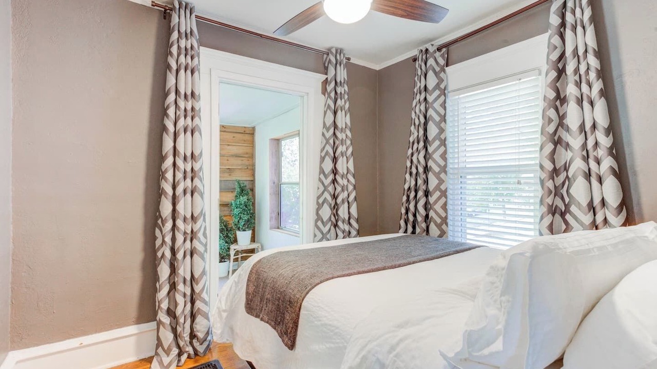 Photo of Bedroom in South Hyde Park