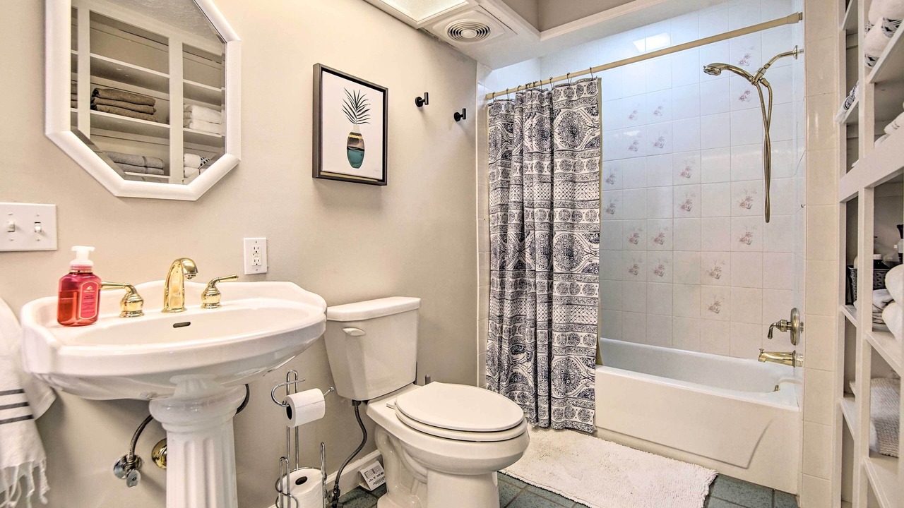 Photo of Bathroom in Pauline