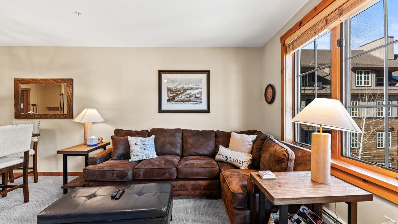 Photo of Livingroom in River Run