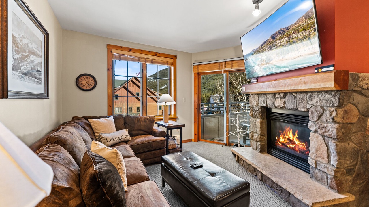 Photo of Livingroom in River Run