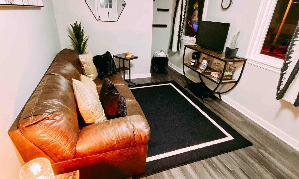 Photo of Bedroom in West Plaza