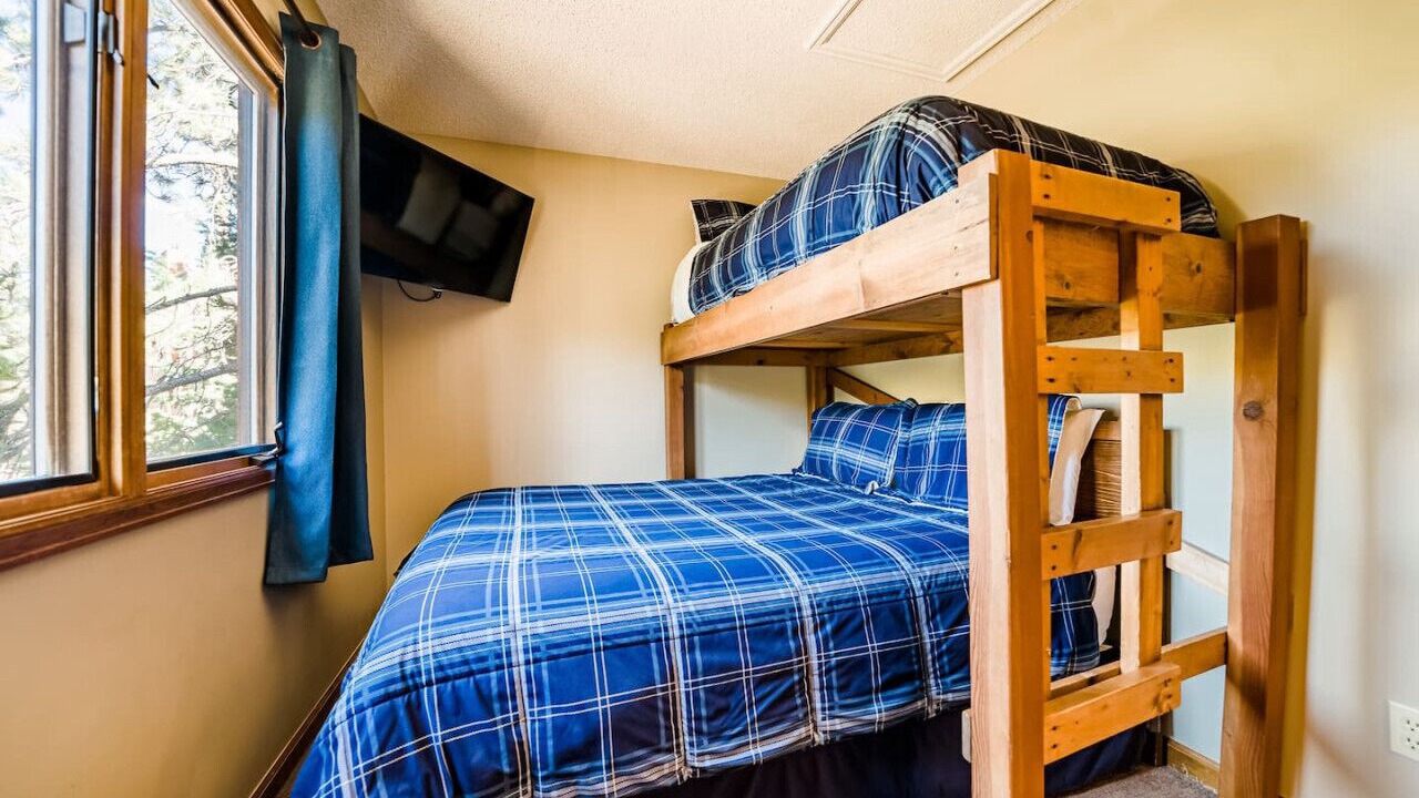 Photo of Bedroom in Aspen Brook