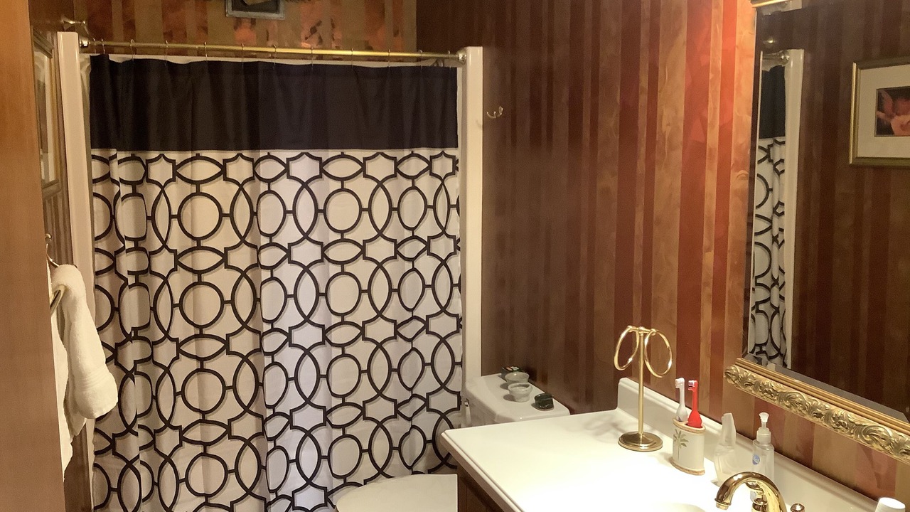 Photo of Bathroom in Grove