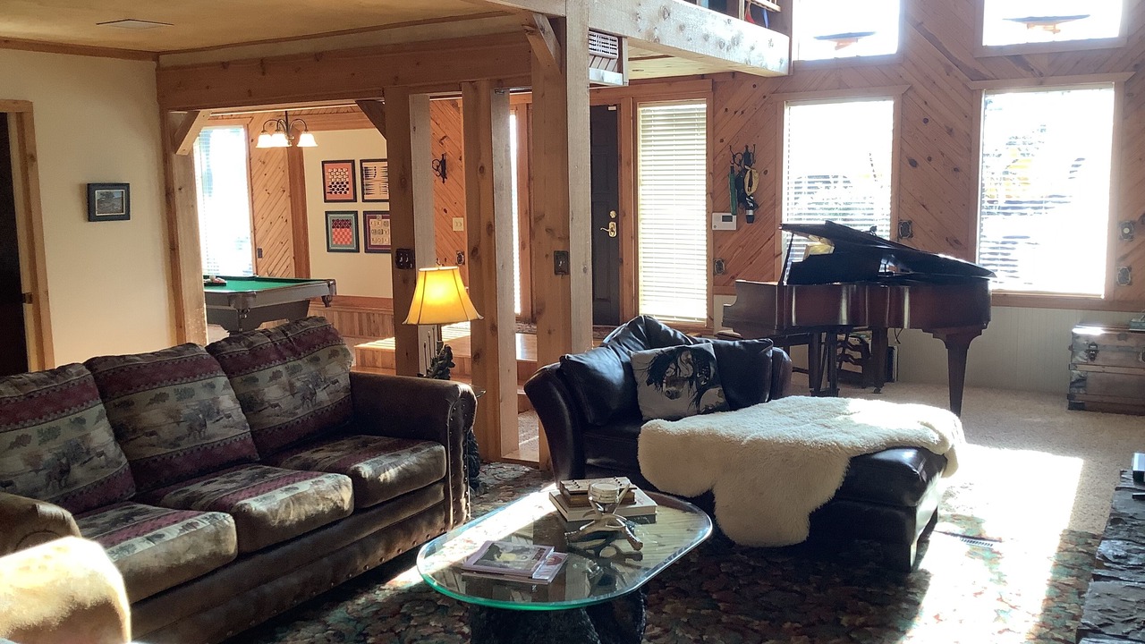 Photo of Livingroom in Grove
