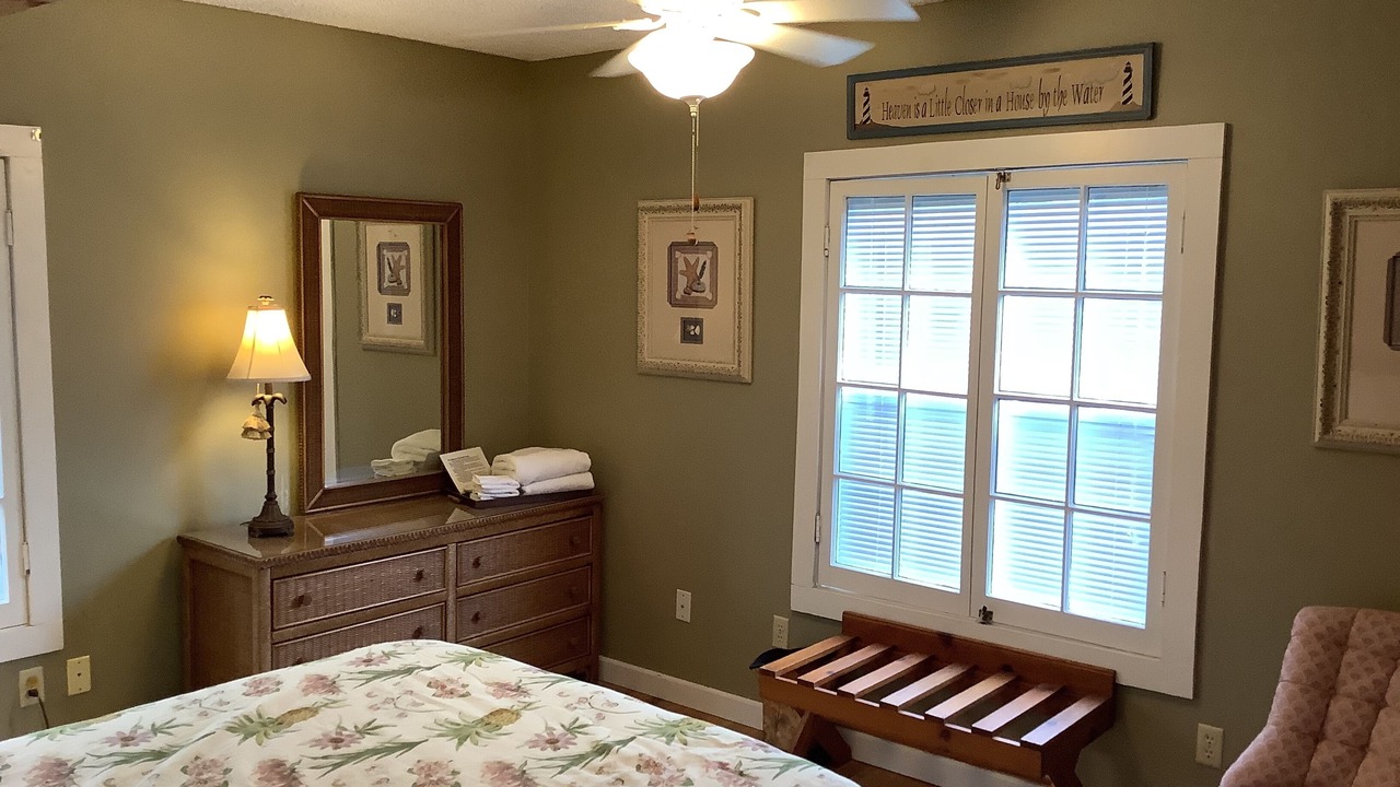 Photo of Bedroom in Grove